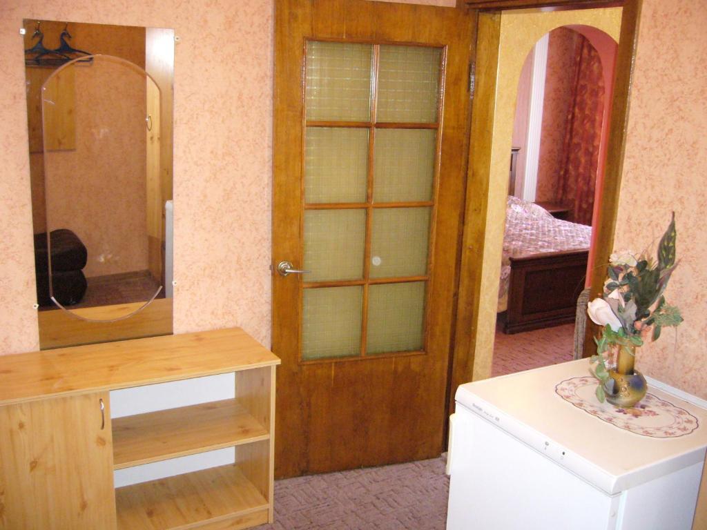 Hotel Profspilkovyi Lutsʼk Habitación foto